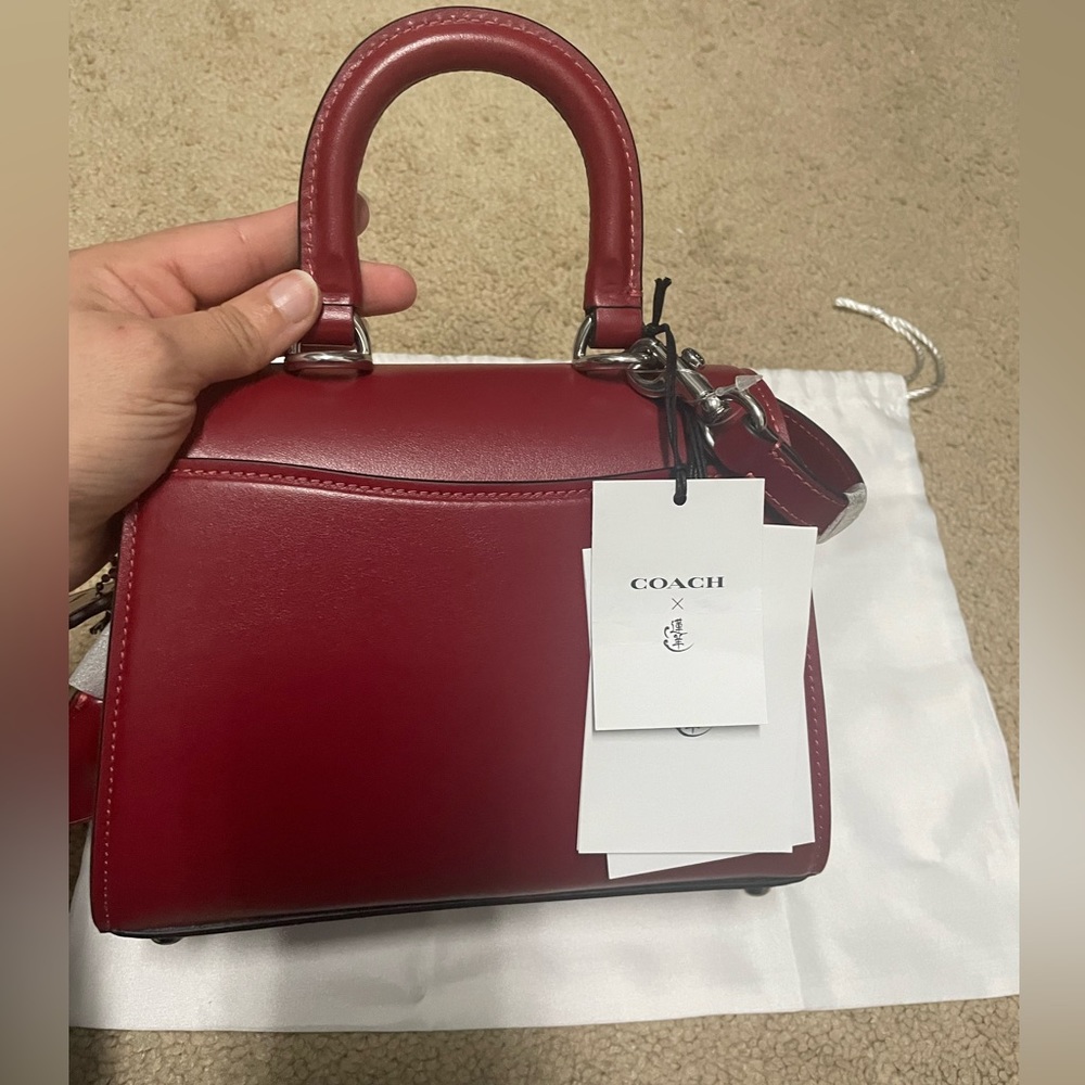 ***RARE*** Limited Edition: Coach Lunar year Dragon Ruby Red Sammy Top Handle 21 - Picture 4 of 16